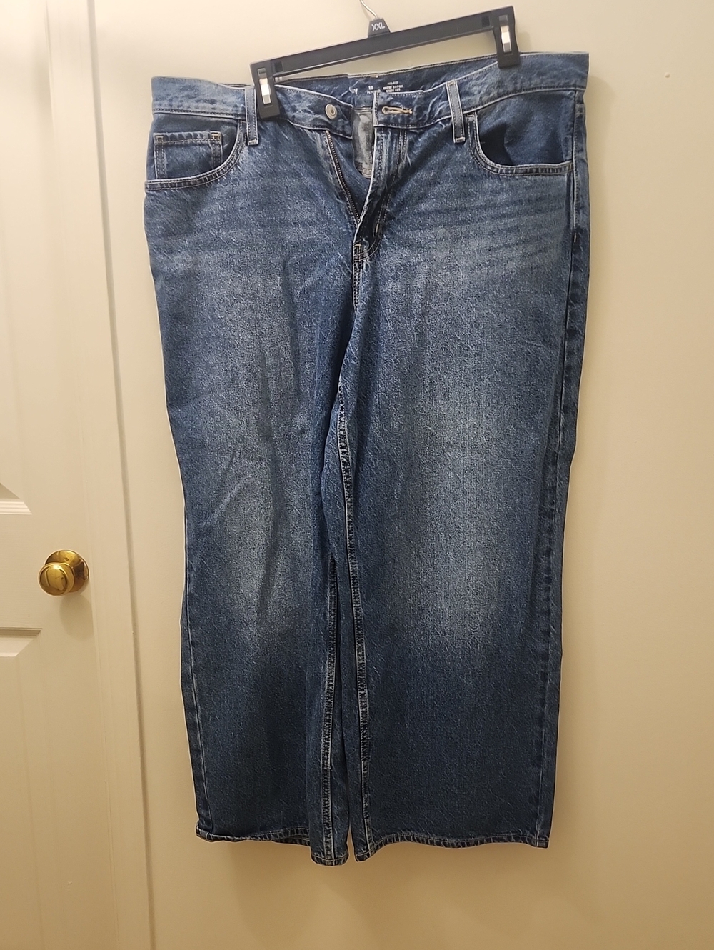 Old Navy Women's Medium Blue Relaxed Straight Jeans